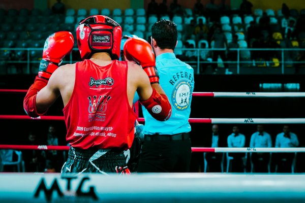 Welche Ausrüstung benötigt man für ein erfolgreiches Basketballspiel?