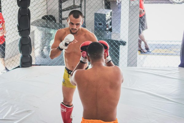 Welche Ausrüstung benötigt man fürs Kampfsporttraining?