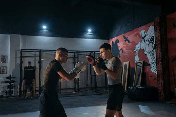 Was sind die effektivsten Übungen für den Muskelaufbau im Schwimmen?